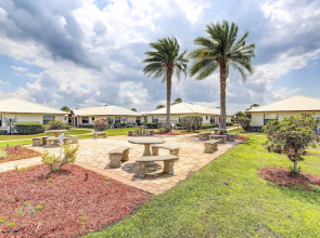 Sebring Fairway Villa Golf, Lake, Track, & Pools