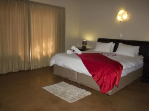 Thabaledi Game Lodge