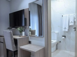 Knightsbridge Hotel and Suites
