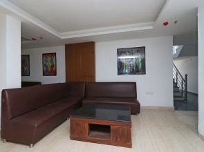 OYO 10327 The K Hotel