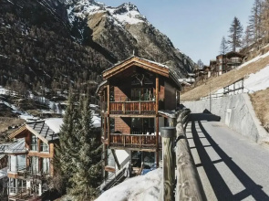 Charming 4-bedroom Apartment in the Heart of Zermatt