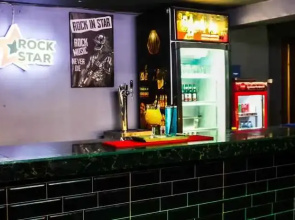 Djembank Hotel & Restaurant