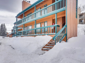 Brian Head Chalet w/ Mountain Views, Near Skiing!