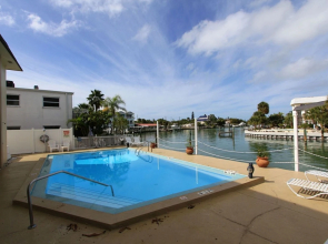 Pointe Capri #15