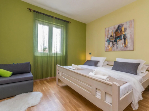 Stunning Apartment in Biograd na Moru With Wifi, 1 Bedrooms and Outdoor Swimming Pool