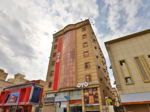 OYO 318 Azure Plaza Furnished Units