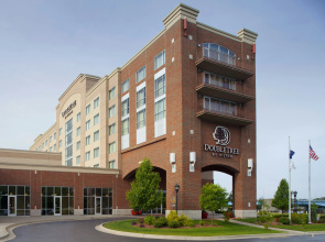 DoubleTree by Hilton Bay City - Riverfront