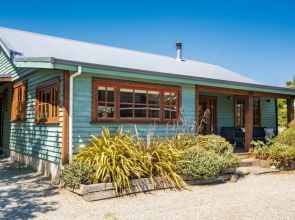 The Cottage on the Hill - Wanaka Holiday Home