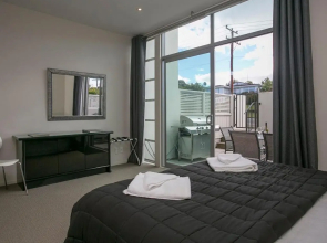 Marinaside Villa - Taupo Holiday Apartment