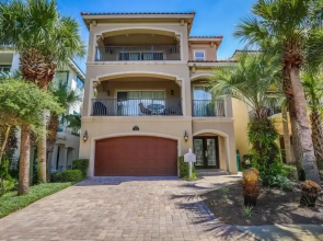 Casa de Fiesta 5 Bedroom Holiday Home by Five Star Properties