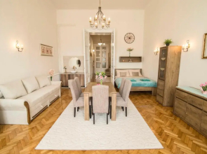 Suzy Apartman