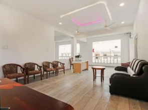 OYO 28136 Myr Residency