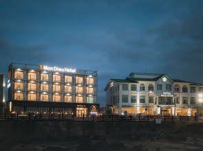 Mon Dieu Hotel
