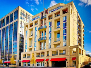 Global Luxury Suites in Rosslyn