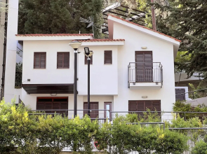 Poed Residence