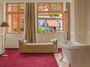 King Gorgasali Hotel