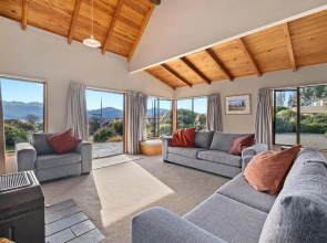 Sycamore Place - Wanaka Holiday Home