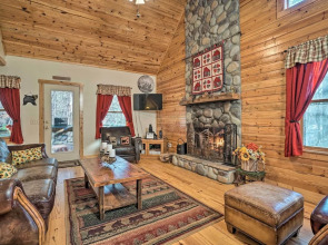 Outdoor Adventure - Charming Cabin w/ Hot Tub