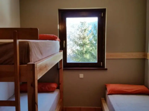 Hostal Xalet Refugi Pere Carné - Hostel