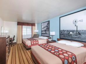 Super 8 by Wyndham Claremore OK