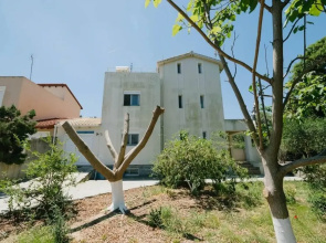 A Cozy Summer Retreat in the Woods of Rhodes
