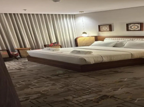 Golden Balcony Hotel