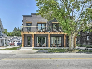 Elkhart Lake Townhome - 20 Mi to Sheboygan!