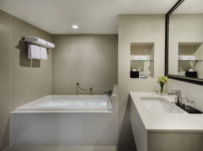 Отель Mercure Bangkok Sukhumvit 11