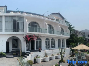 2099 Lake View Inn