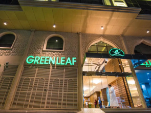 Green Life Hotel