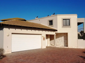 Bayview 8 Sleeper Langebaan