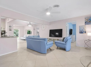 Renovated Quiet All King Bed Suites