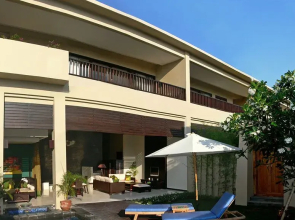 Alam Warna Villas & Apartment