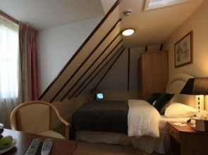 The Trooper Inn