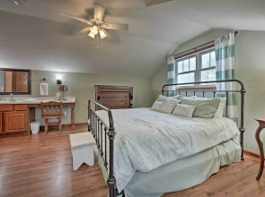 Lake Michigan Waterfront Home: 1 Mile to Downtown!