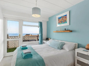 Seaward Apartment - Sea Views Village Centre