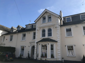 Canterbury Lodge