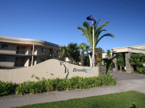 Breakers Motel