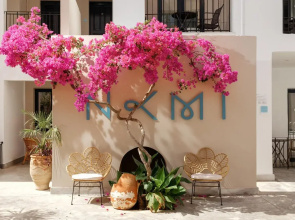 Nami Hotel & Suites
