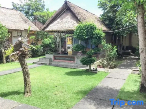 Daton House Near Bali Zoo Ubud Mitra RedDoorz