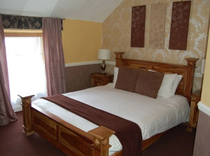 Schooner Hotel