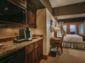 Deluxe King Room With Hot Tub Hotel Room by RedAwning
