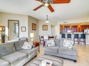 Walk to Marina + Restaurants: Cape Coral Escape!