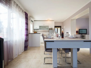 Alluring Holiday Home in Korčula with Whirlpool