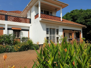 Alison & Dave's Guesthouse