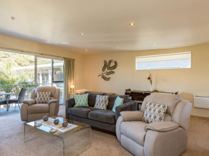 Edgewater Palms Apartments