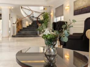 Maran Residence