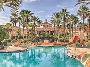 9 Mi to Disney: Sunny Resort Townhome w/ Patio!