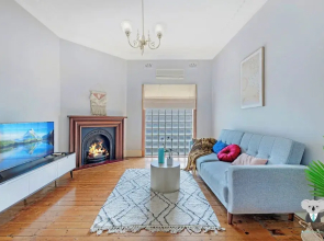 Kozyguru | Campsie | Oldie-Goodie Look 4 Bed House