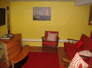 Travellers Place Hostel